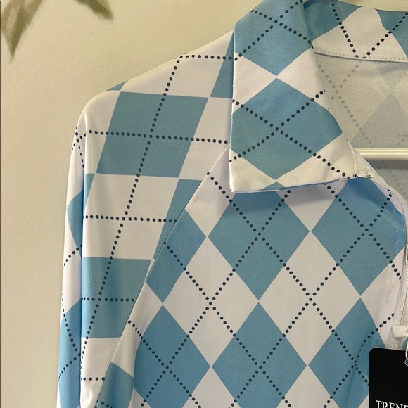 Trendimax Blue and White Argyle Pattern Women's Golf Athletic 1/4 Zip Top - Picture 5 of 5